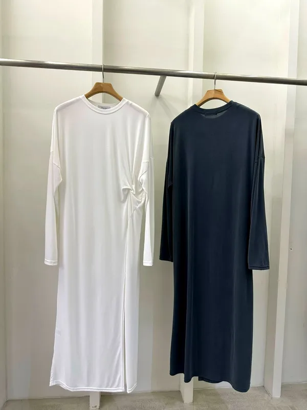 Minimalist Long Sleeve Dress - Comfortable and Versatile