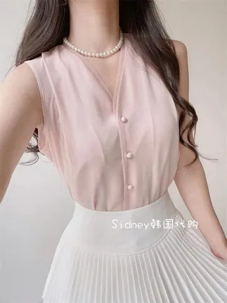 Elegant Pink Sleeveless Shirt for a Chic Look