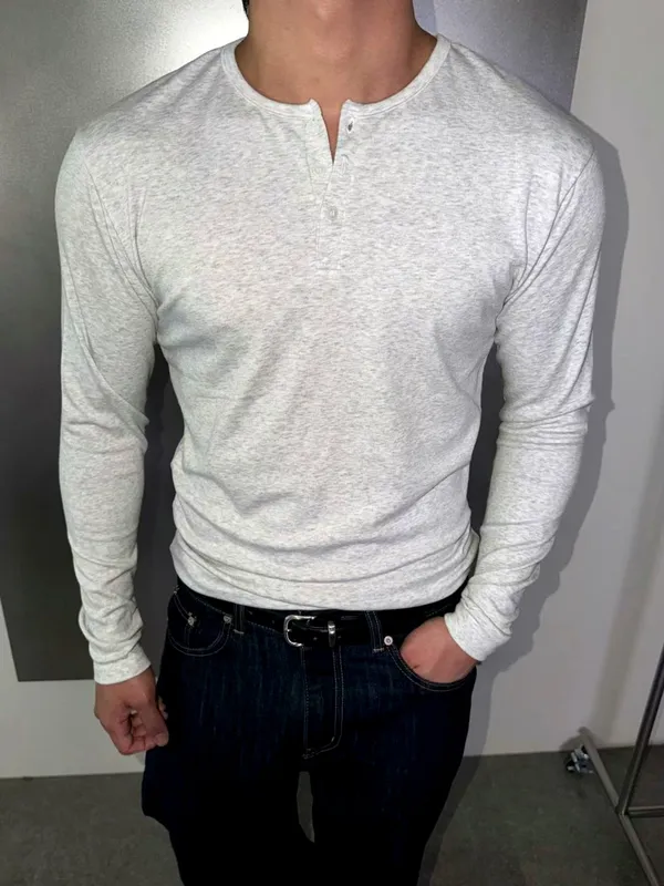 Minimalist Comfortable Men's Long Sleeve T-Shirt for Everyday Wear