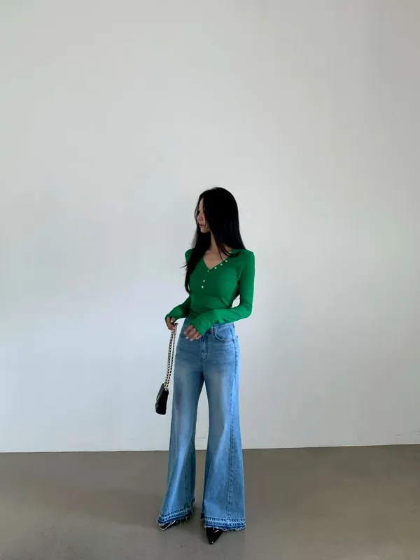 時尚高腰寬松牛仔褲，展現優雅氣質