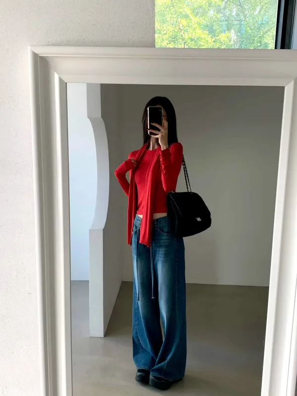 Áo Thun Đỏ Thời Trang Ôm Sát Tôn Vẻ Đẹp Thanh Lịch