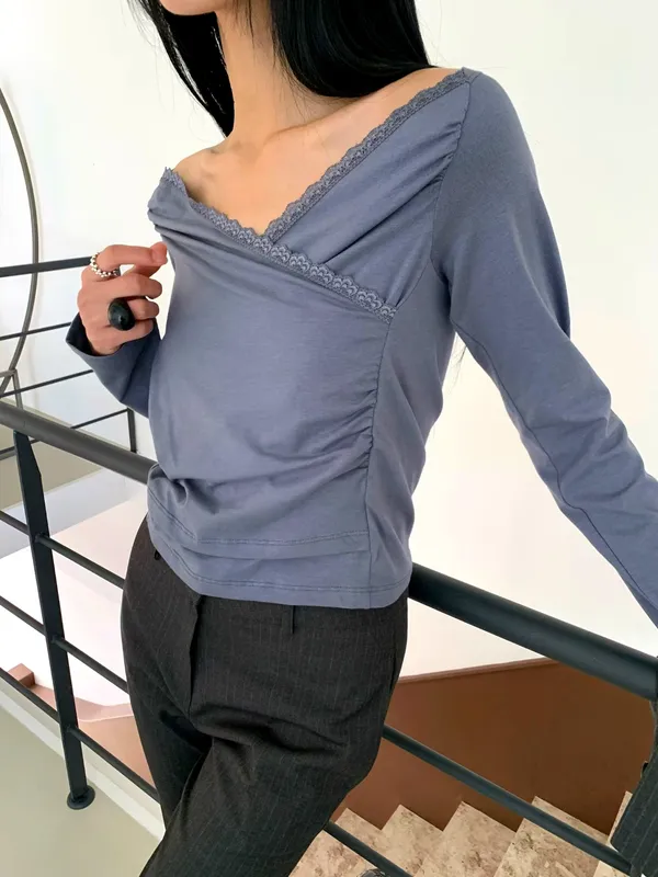 T-Shirt Wanita Bergaya dengan Reka Bentuk Renda Elegan