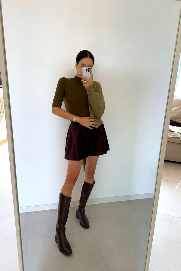 Stylish Slim-Fit Women's Top, Comfortable and Versatile