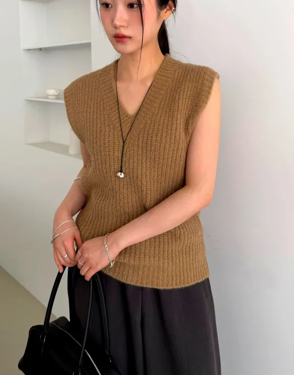 Stylish Minimalist Knitted Camisole, Elegant Charm