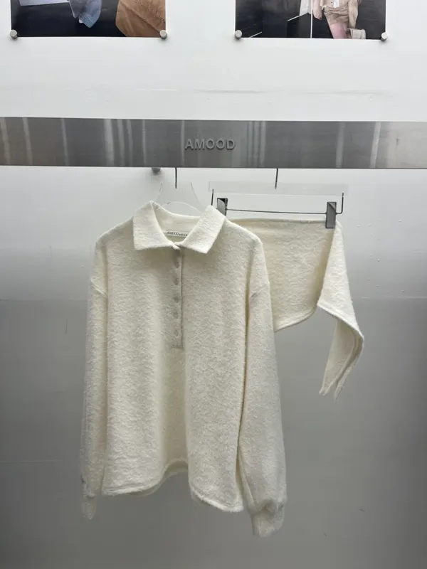 Cozy and Stylish Knitted Cardigan for Autumn and Winter