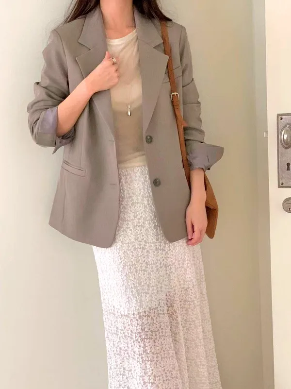 Chic Minimalist Women's Jacket, A Must-Have for Elegant Style