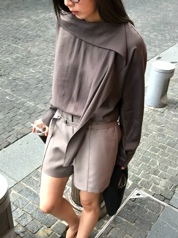 Elegant and Minimalist Women's Top, Lightweight and Comfortable