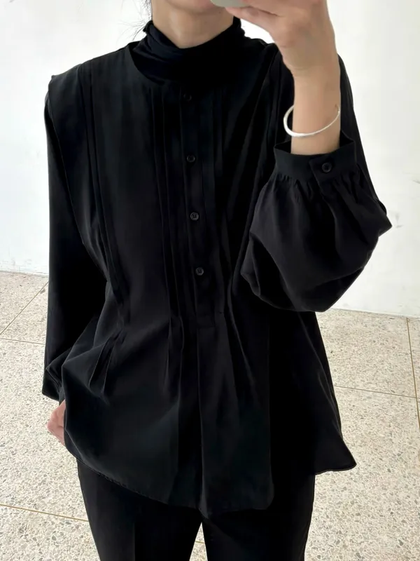 Elegant Black Shirt - Versatile Style for Any Occasion