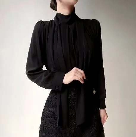优雅黑色女装上衣，时尚百搭