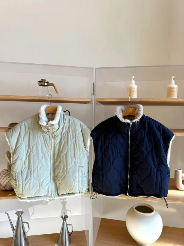 Stylish Women's Vest Jacket - Warm, Comfortable, and Versatile