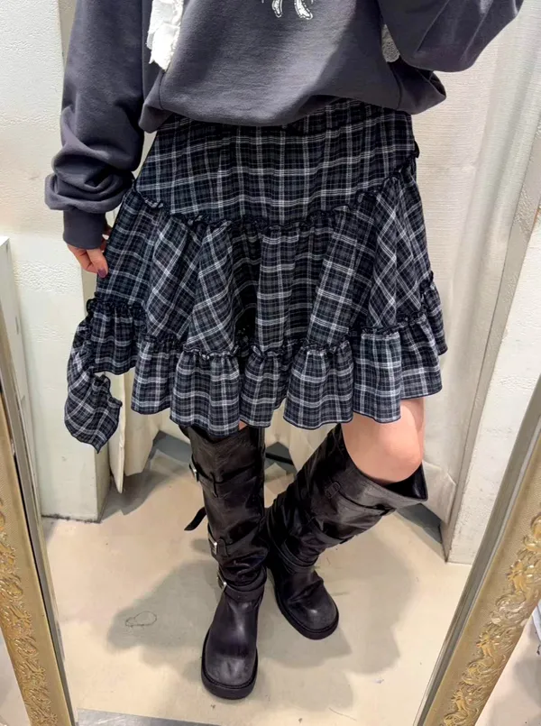 Stylish Plaid Mini Skirt, Show Your Youthful Vitality