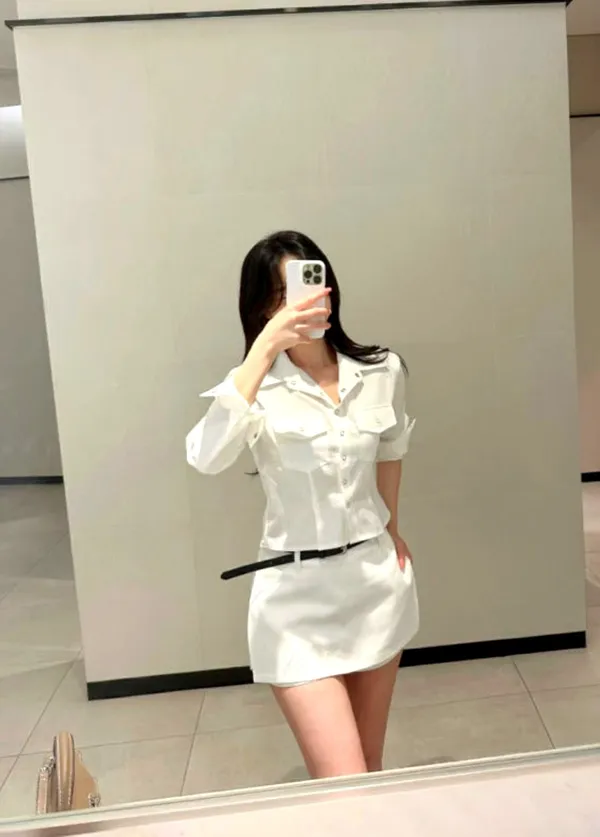 เสื้อเชิ้ตสีขาวสไตล์มินิมอล แฟชั่นที่ขาดไม่ได้สำหรับความสง่างาม