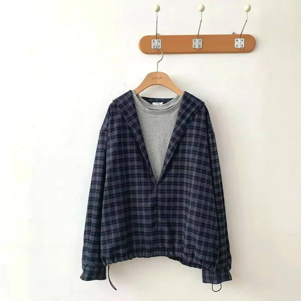 Stylish Plaid Women's Jacket - Casual Comfort for Perfect Outfits