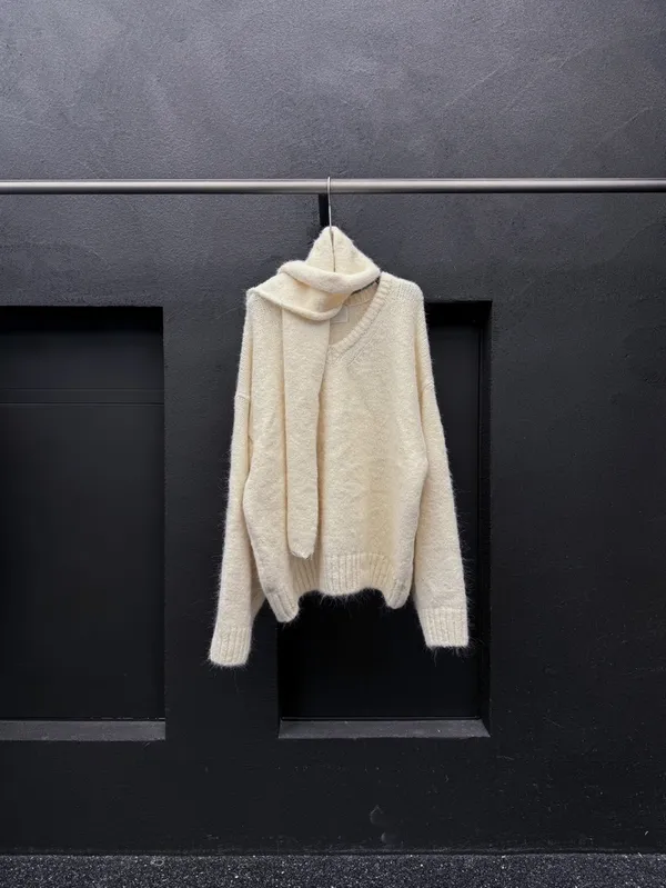 Soft and Comfortable V-Neck Sweater for Fall and Winter