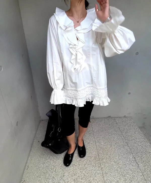 Elegant Lace Trim White T-Shirt, Fashionable and Versatile