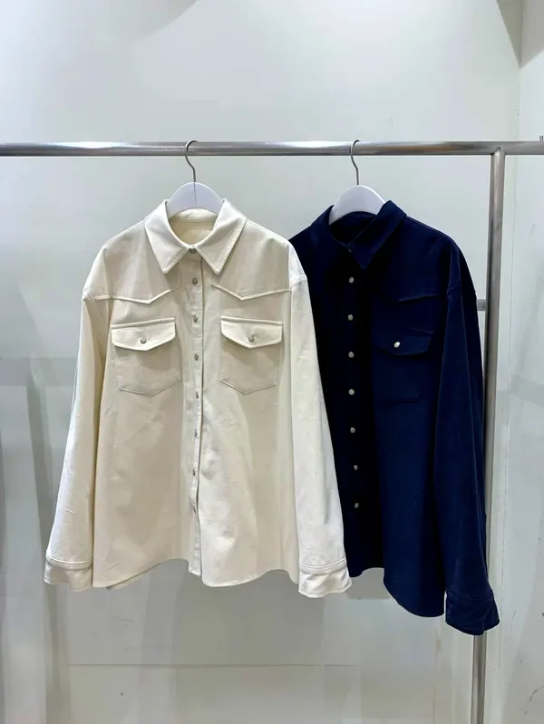 Stylish Women's Jacket - Versatile and Minimalist Design