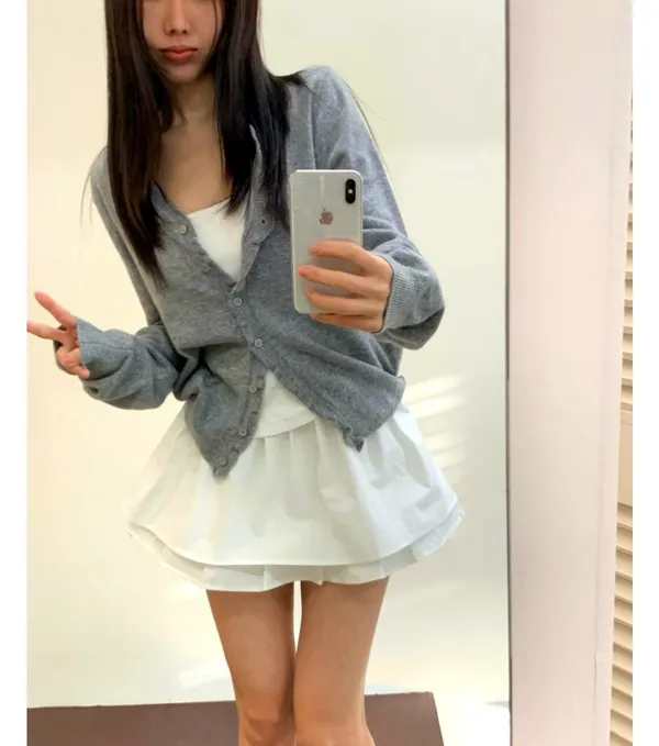 Elegant and Minimalist Women's Cardigan Top, Soft and Comfortable