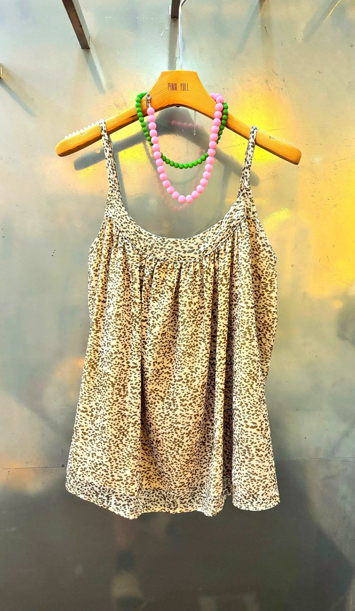 เสื้อสายเดี่ยวลายเสือดาวแฟชั่น, สิ่งจำเป็นในฤดูร้อนที่สดชื่น