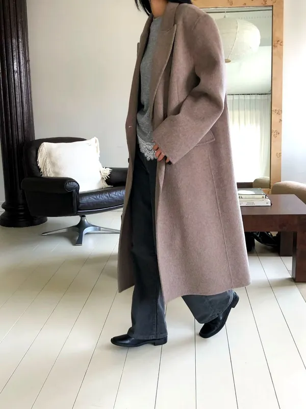 Elegant Women's Coat - Warm, Comfortable, and Fashionable