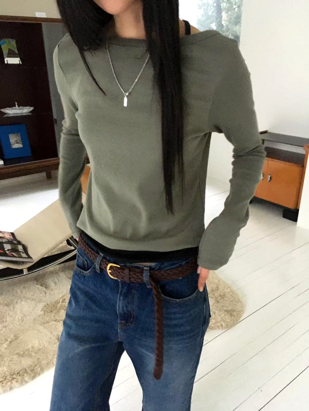 스타일리시한 백리스 여성 탑 - 편안하고 다재다능한
