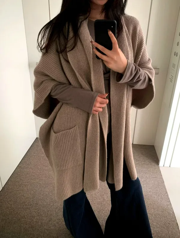Elegant and Minimalist Women's Outfit Set, Comfortable and Stylish