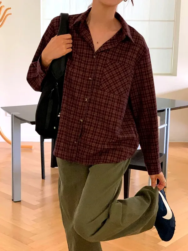Stylish Plaid Women's Top - Elegant and Comfortable