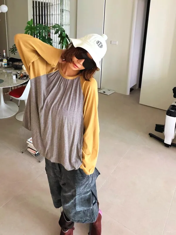 เสื้อยืดสีสันแฟชั่นสบายๆ ใส่ได้ทุกวัน