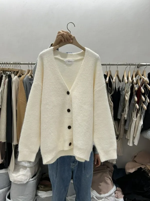 Warm and Comfortable Knitted Cardigan, Fashionable and Versatile