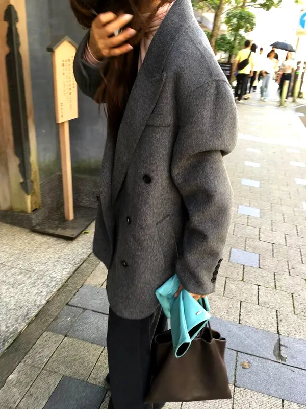 Stylish Gray Loose Coat - Elegant and Chic Outerwear