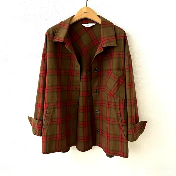 Stylish Plaid Women's Shirt for a Comfortable Casual Look