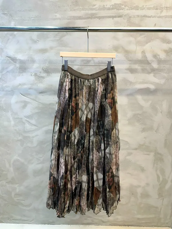 Elegant Floral Women's Dress, Lightweight and Flowing, Perfect for Summer