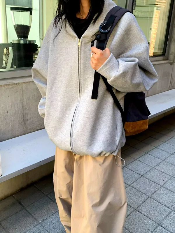 時尚休閒男裝夾克，舒適寬松設計