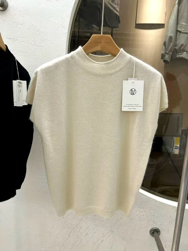 Soft and Comfortable Women's Top, Perfectly Paired with Any Bottom - New Arrival