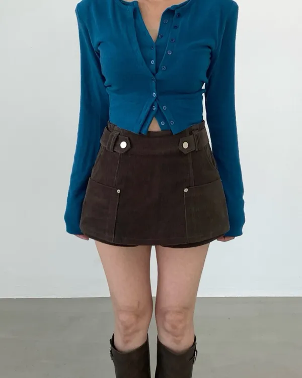 Stylish Casual Mini Skirt with Fitted Top