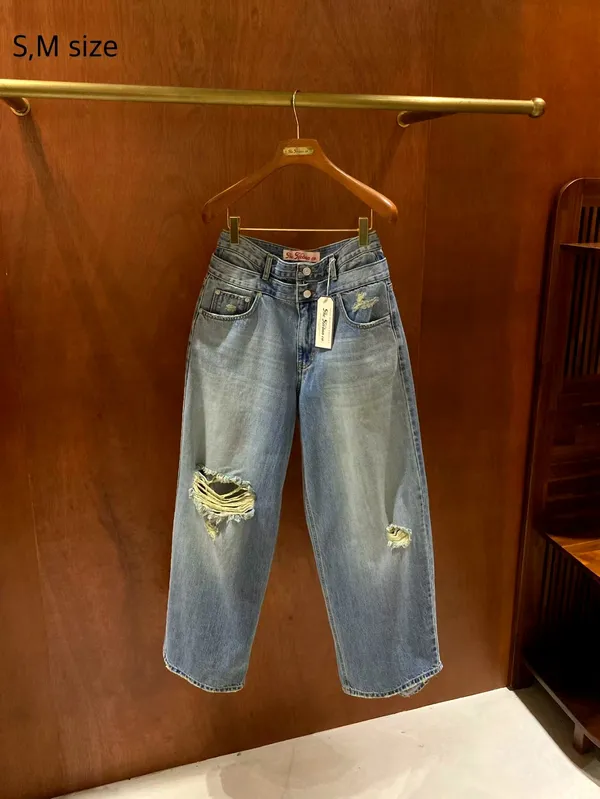 Stylish Ripped Jeans for Effortless Casual Looks