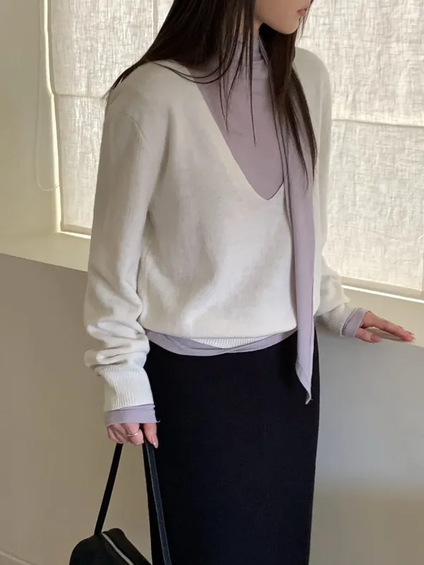 Elegant Knit Sweater, Comfortable and Versatile, Showcasing Feminine Charm