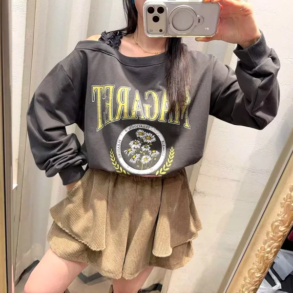 時尚印花衛衣，舒適休閒風