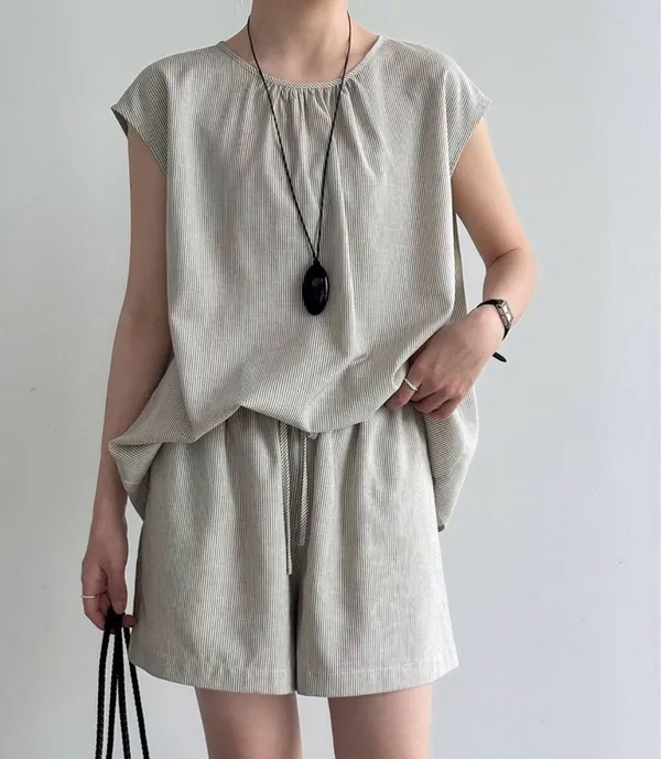 Kemeja Pendek Linen Gaya Minimalis