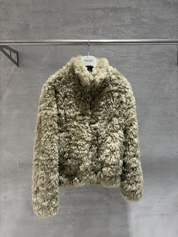 Stylish Plush Coat - Warm and Comfortable