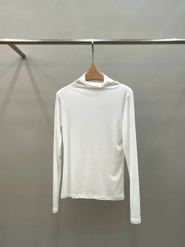 เสื้อยืดแขนยาวเรียบง่ายสบาย สวมใส่ได้หลากหลายสไตล์