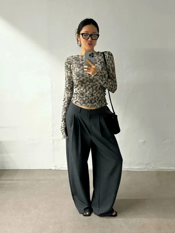 เสื้อยืดแขนยาวลายเสือดาวสุดชิค แสดงออกถึงเสน่ห์ที่เป็นเอกลักษณ์