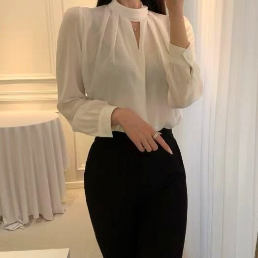 우아한 기품의 여성용 상의, 가벼우며 통기성이 좋고 다양한 경우에 적합 신제품 출시