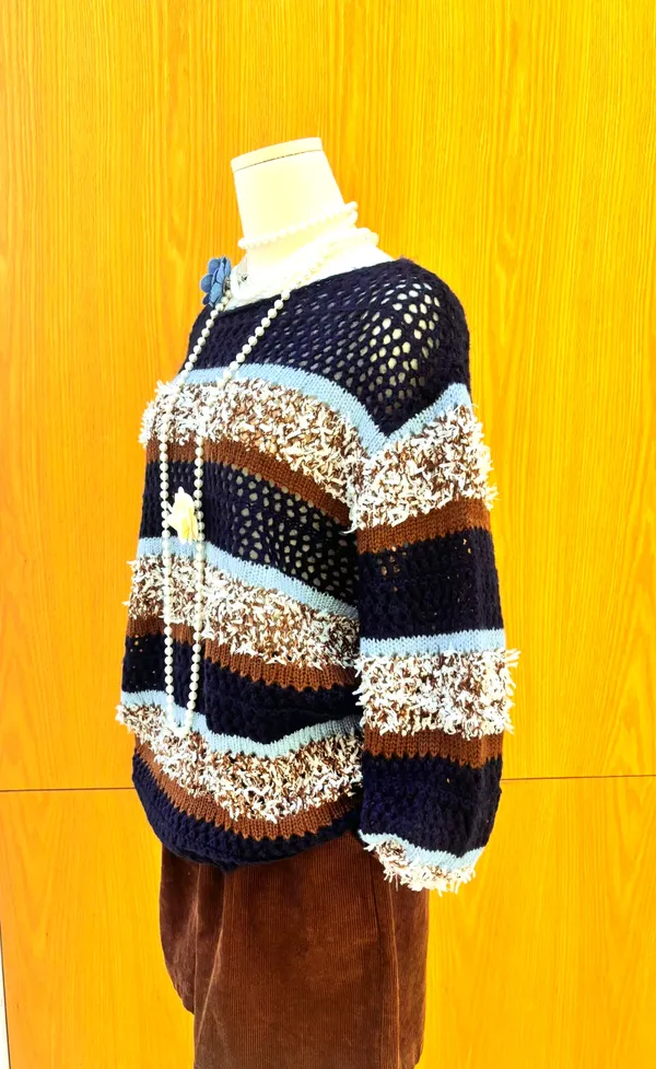 เสื้อถักลายทางสไตล์ทันสมัย - สบายและใส่ได้หลายโอกาส