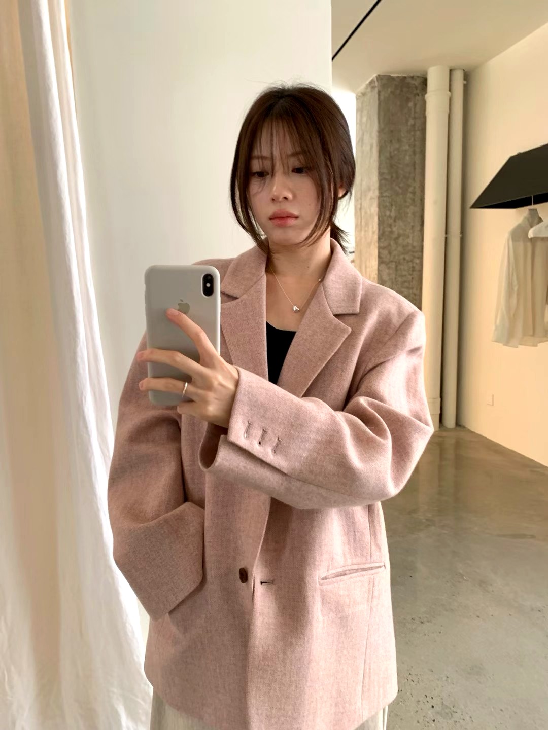 ์ฐ์ํ ์ฌ์ฑ์ฉ ๋ธ๋ ์ด์ , ๋ถ๋๋ฌ์ด ํํฌ์, ํจ์
๋๋ธํ๊ณ ๋ค์ฌ๋ค๋ฅ