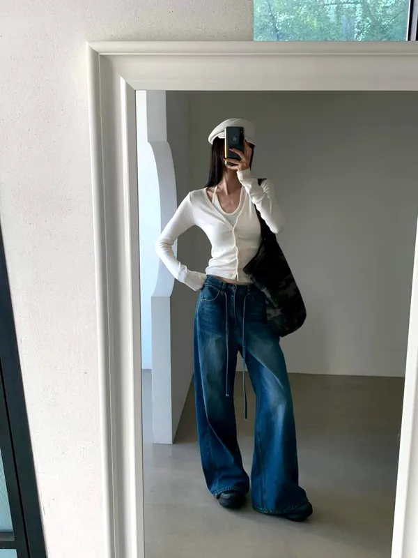 Stylish Loose-Fit Jeans: Comfort and Versatility to Showcase Your Unique Style