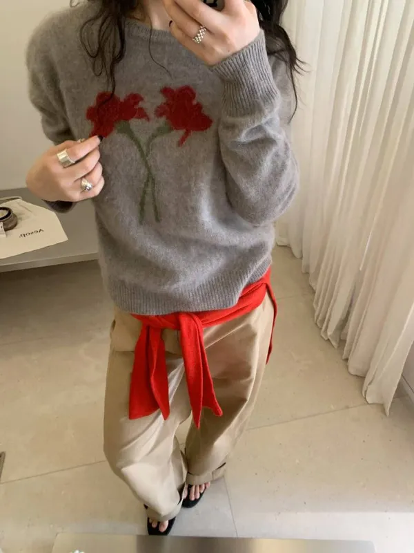 花卉刺繡毛衣