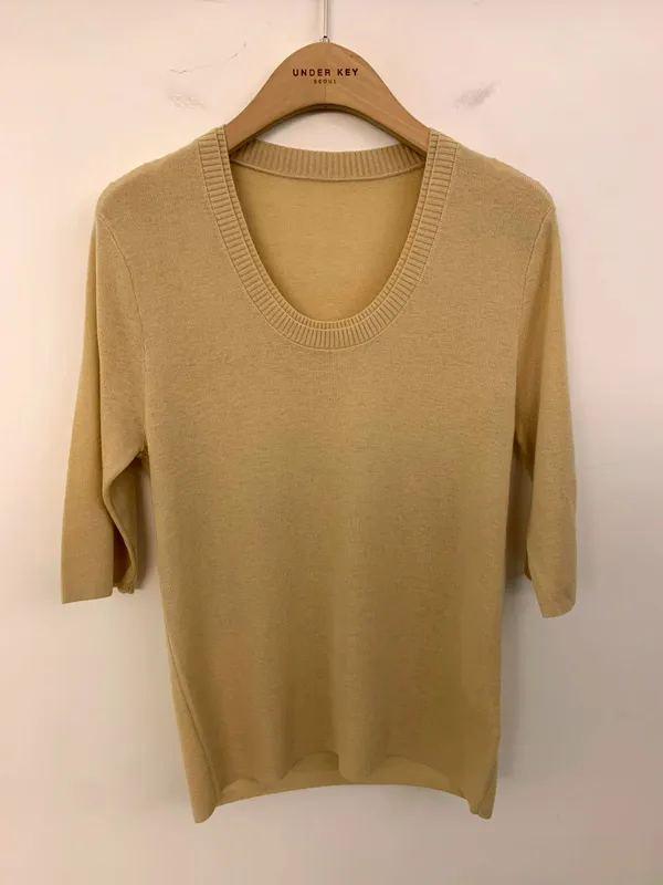 Simple and Comfortable Women's Top, Soft Knitted Fabric