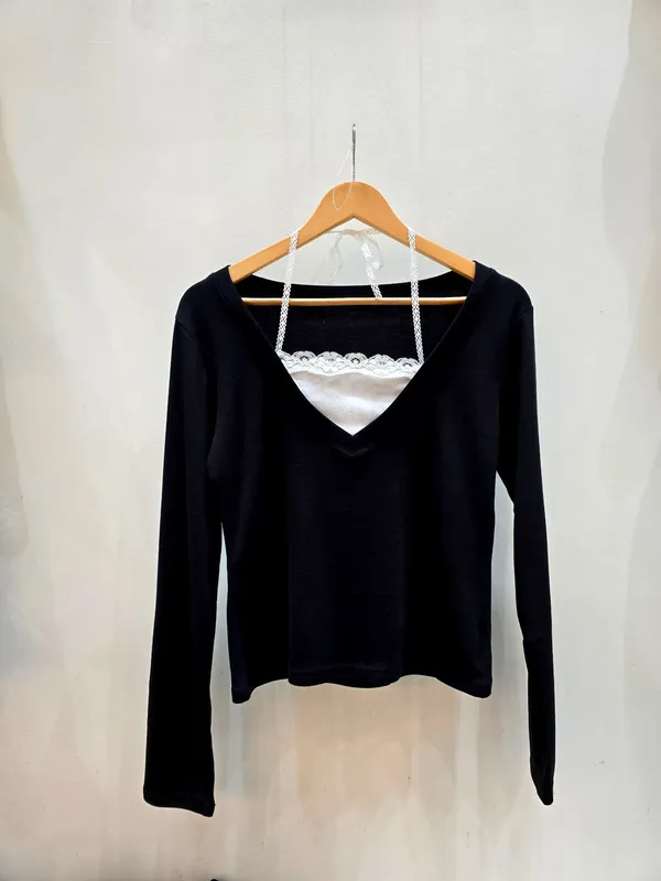 Stylish Minimalist Black V-Neck Long Sleeve T-Shirt - Versatile and Comfortable