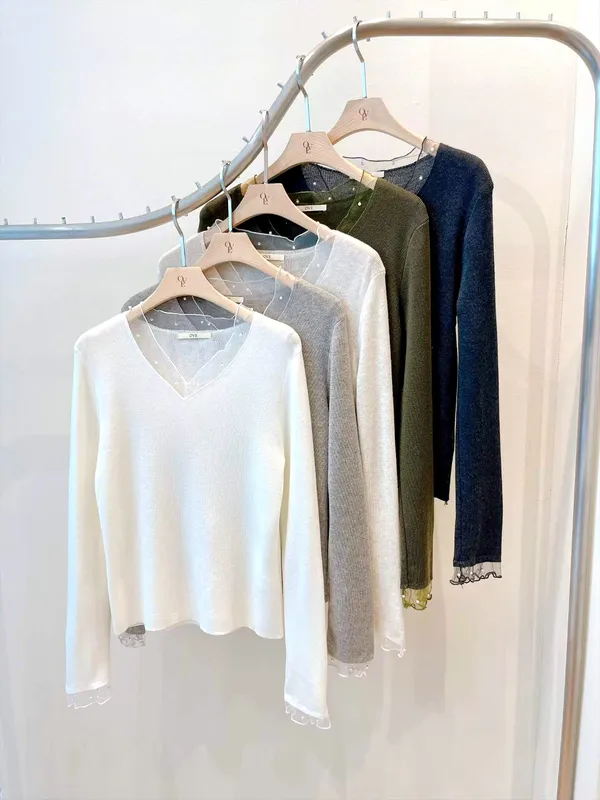 Elegant and Stylish Knit Sweater, Soft and Comfortable, Perfect for Everyday Wear