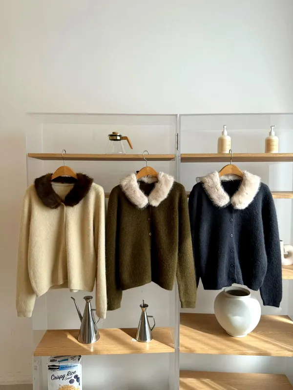 Stylish Women's Cardigan with Plush Collar Design for Warmth and Comfort